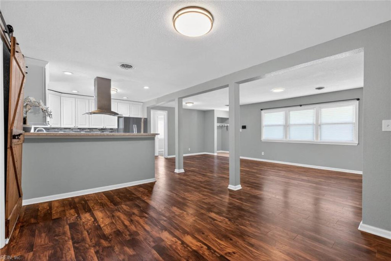 Photo 14 of 42 residential for sale in Virginia Beach virginia