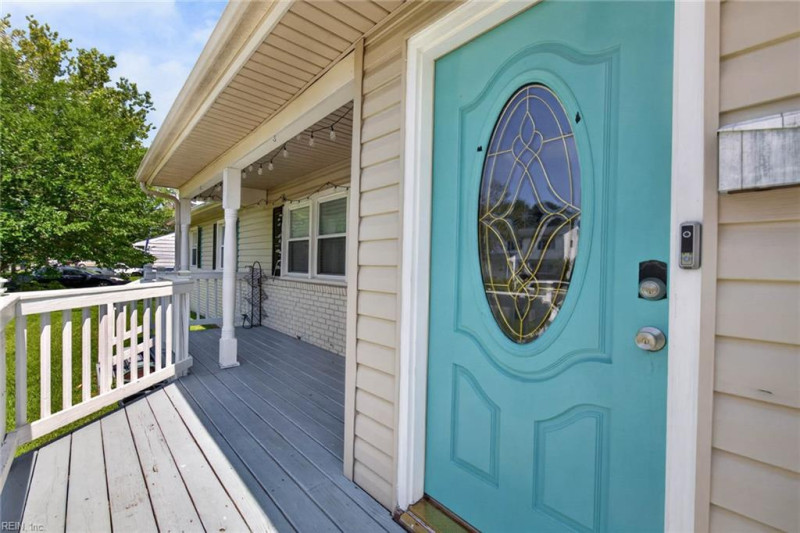 Photo 3 of 42 residential for sale in Virginia Beach virginia