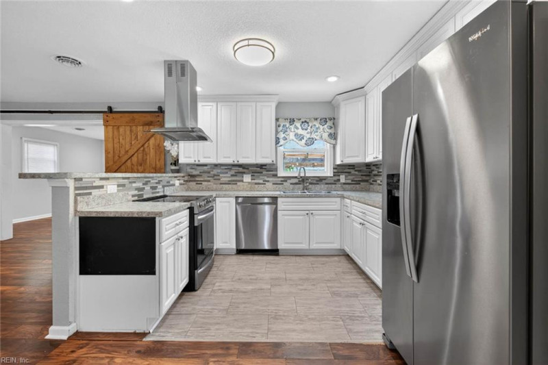 Photo 9 of 42 residential for sale in Virginia Beach virginia