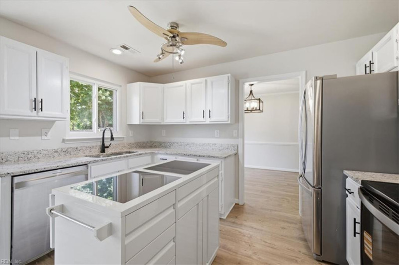 Photo 14 of 50 residential for sale in Virginia Beach virginia