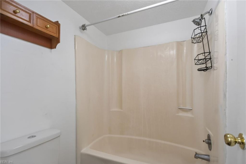 Photo 14 of 22 residential for sale in Hampton virginia