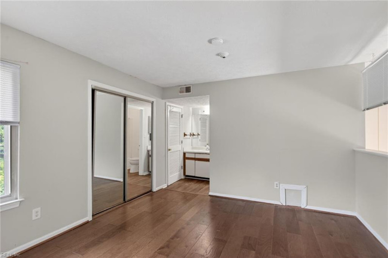 Photo 15 of 22 residential for sale in Hampton virginia