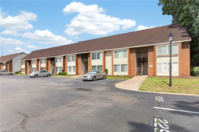 Photo 3 of 22 residential for sale in Hampton virginia