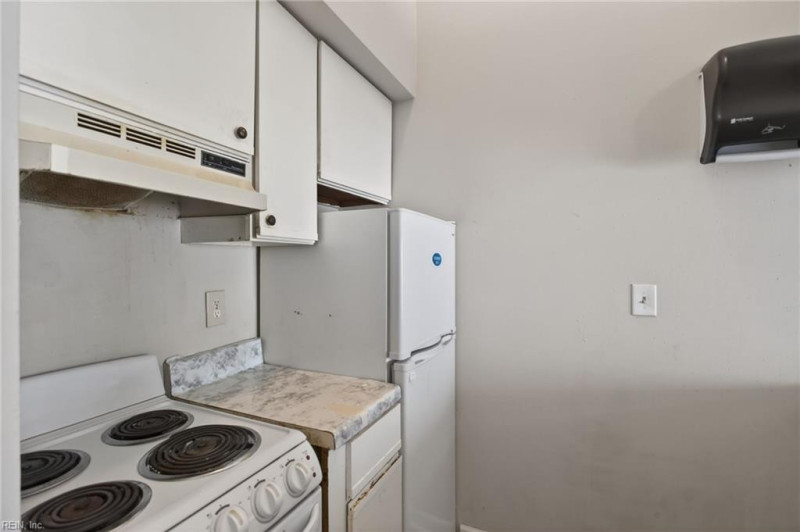 Photo 8 of 22 residential for sale in Hampton virginia