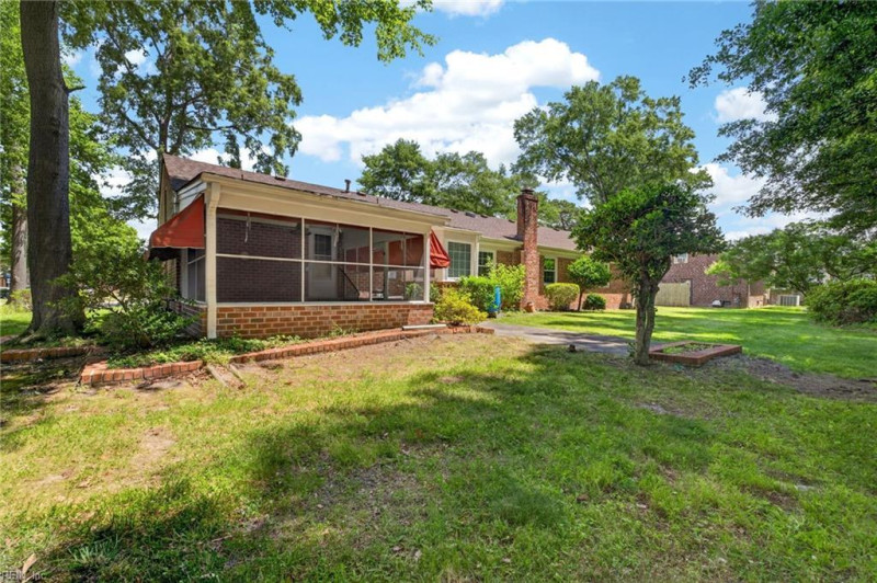 Photo 24 of 27 residential for sale in Chesapeake virginia