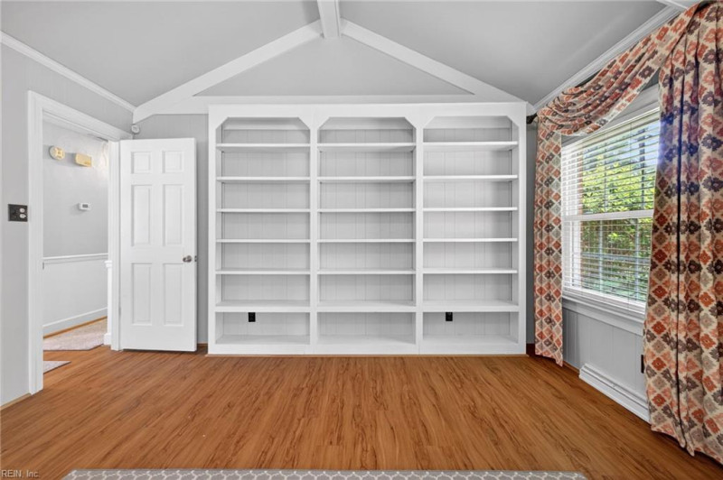 Photo 4 of 27 residential for sale in Chesapeake virginia
