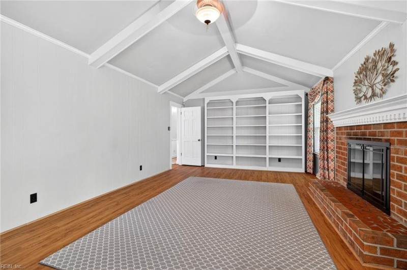 Photo 7 of 27 residential for sale in Chesapeake virginia