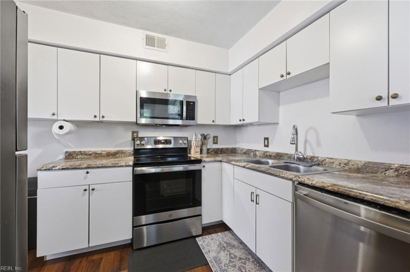 Photo 3 of 26 residential for sale in Norfolk virginia Photo 3 of 26 residential for sale in Norfolk virginia