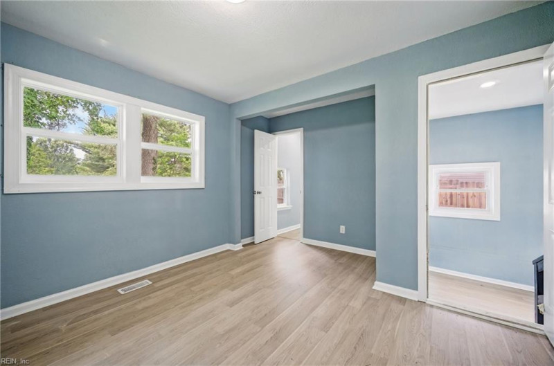 Photo 13 of 23 residential for sale in Virginia Beach virginia