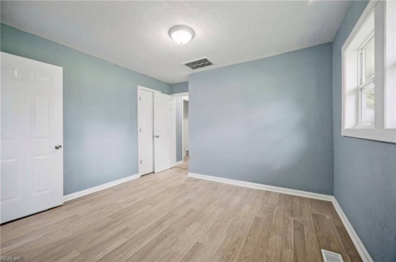 Photo 14 of 23 residential for sale in Virginia Beach virginia