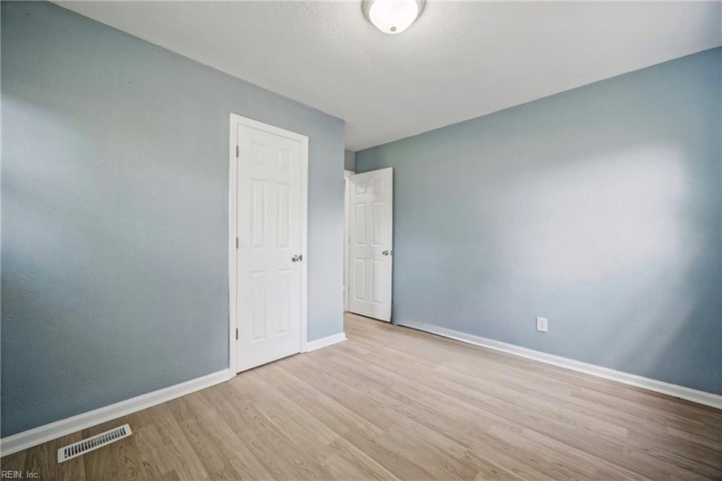 Photo 8 of 23 residential for sale in Virginia Beach virginia