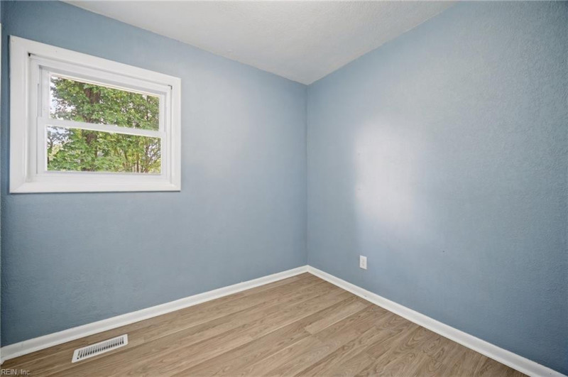 Photo 9 of 23 residential for sale in Virginia Beach virginia