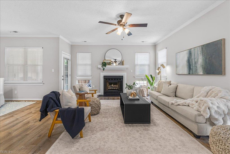 Photo 12 of 41 residential for sale in Virginia Beach virginia