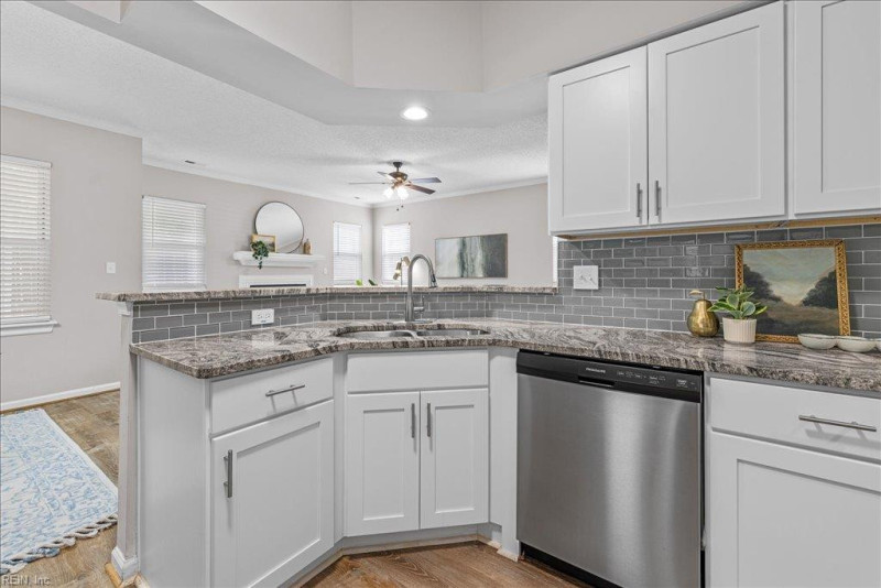 Photo 16 of 41 residential for sale in Virginia Beach virginia