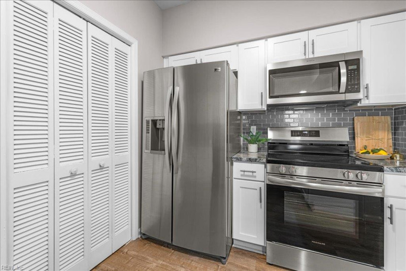Photo 18 of 41 residential for sale in Virginia Beach virginia