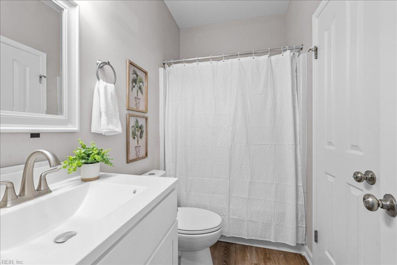 Photo 25 of 41 residential for sale in Virginia Beach virginia