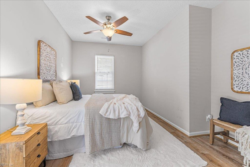 Photo 4 of 41 residential for sale in Virginia Beach virginia
