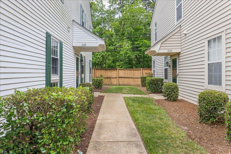 Photo 5 of 41 residential for sale in Virginia Beach virginia