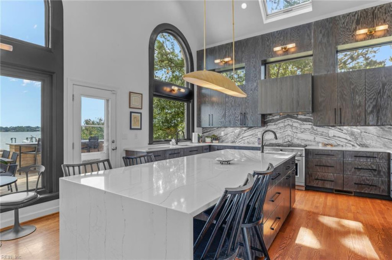 Photo 13 of 46 residential for sale in Virginia Beach virginia