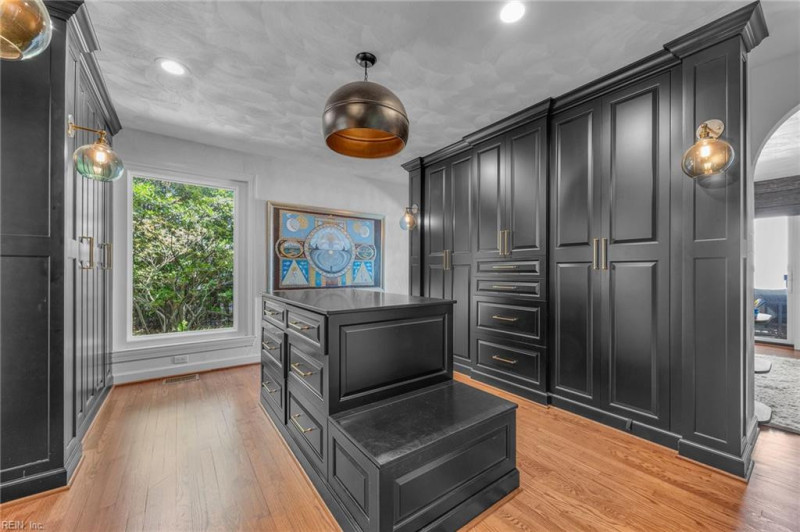 Photo 23 of 46 residential for sale in Virginia Beach virginia