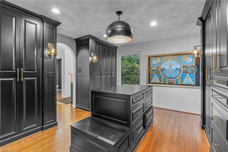 Photo 24 of 46 residential for sale in Virginia Beach virginia