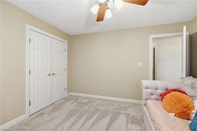 Photo 11 of 35 residential for sale in Chesapeake virginia