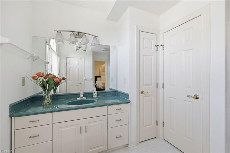Photo 12 of 35 residential for sale in Chesapeake virginia
