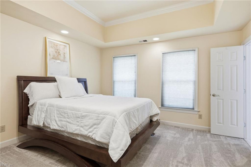 Photo 13 of 35 residential for sale in Chesapeake virginia