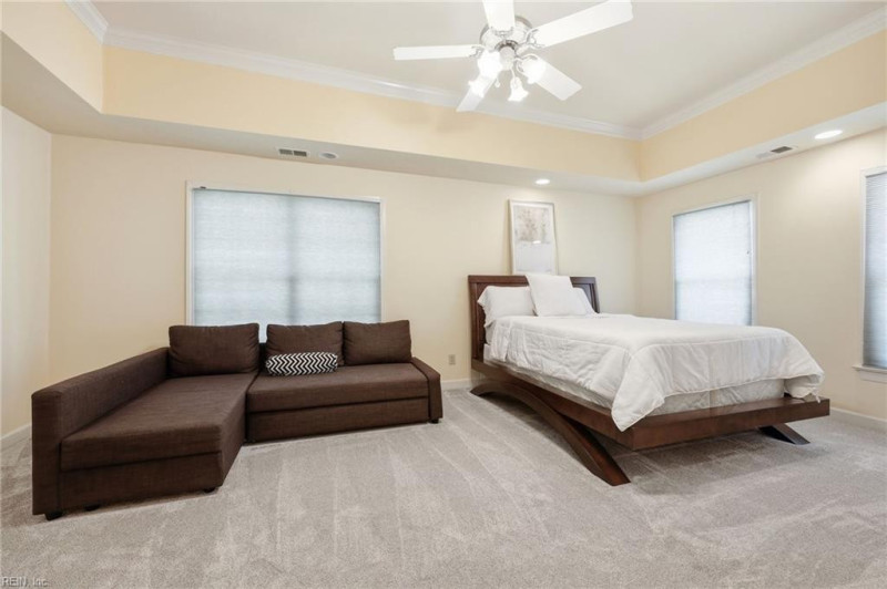 Photo 15 of 35 residential for sale in Chesapeake virginia