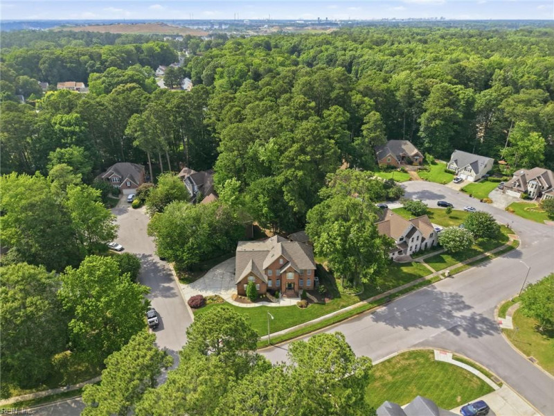 Photo 33 of 35 residential for sale in Chesapeake virginia