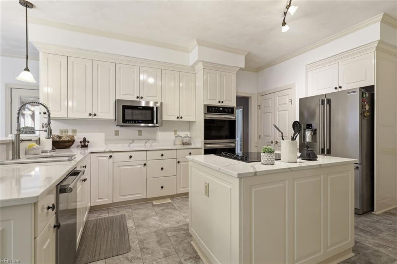 Photo 8 of 35 residential for sale in Chesapeake virginia