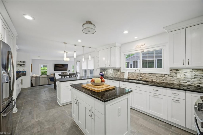 Photo 15 of 50 residential for sale in Chesapeake virginia