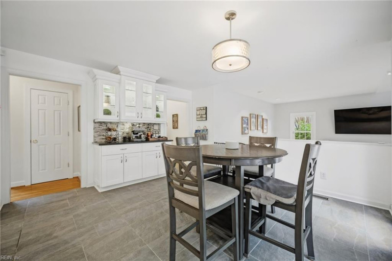 Photo 18 of 50 residential for sale in Chesapeake virginia