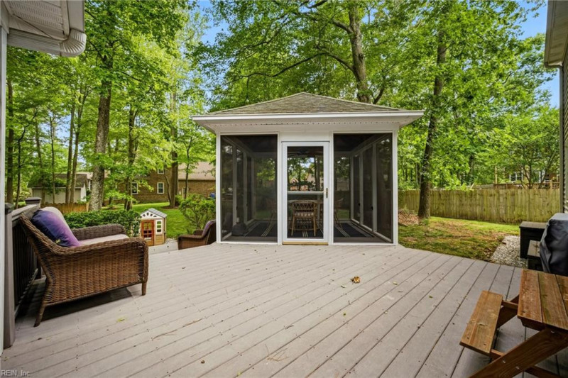 Photo 36 of 50 residential for sale in Chesapeake virginia
