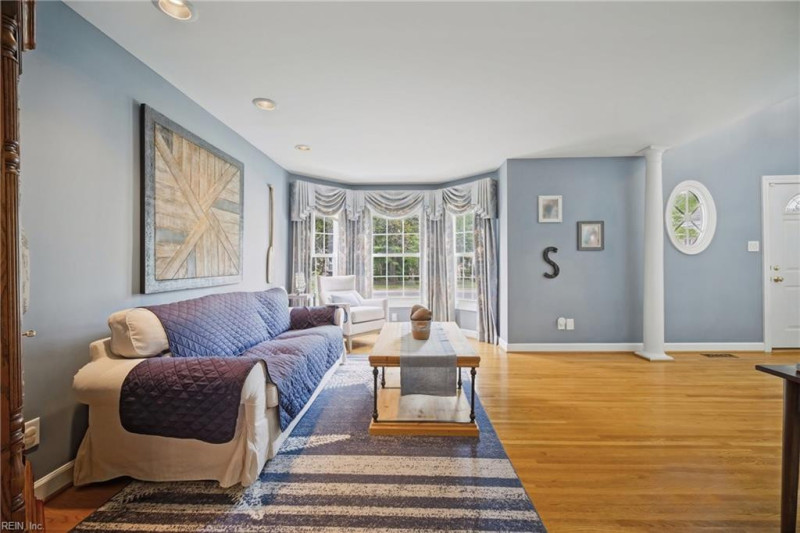 Photo 8 of 50 residential for sale in Chesapeake virginia
