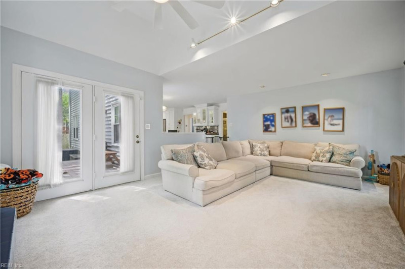 Photo 9 of 50 residential for sale in Chesapeake virginia