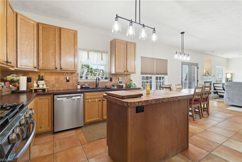 Photo 10 of 44 residential for sale in Virginia Beach virginia