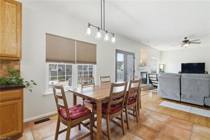 Photo 15 of 44 residential for sale in Virginia Beach virginia