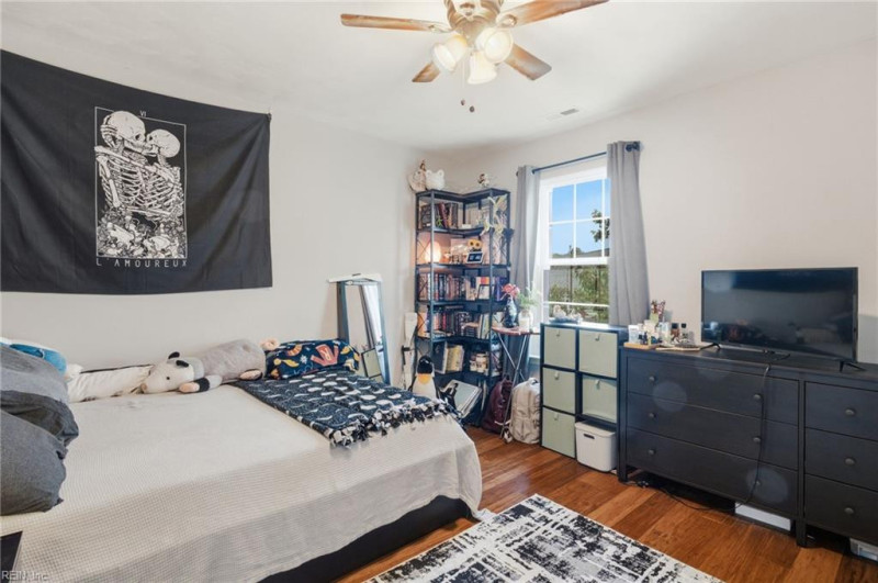Photo 21 of 44 residential for sale in Virginia Beach virginia