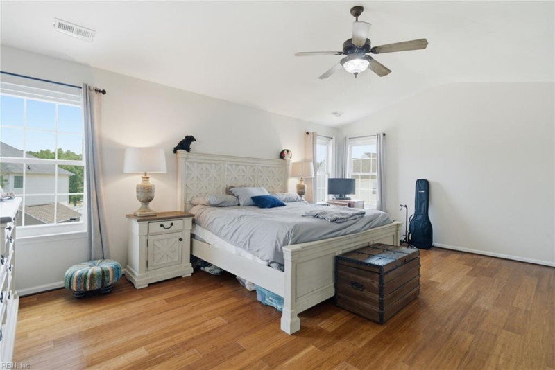 Photo 25 of 44 residential for sale in Virginia Beach virginia