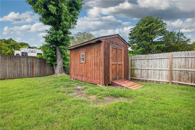 Photo 26 of 30 residential for sale in Chesapeake virginia
