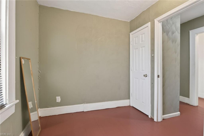 Photo 11 of 21 residential for sale in Suffolk virginia