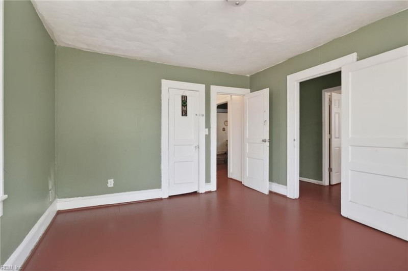 Photo 17 of 21 residential for sale in Suffolk virginia