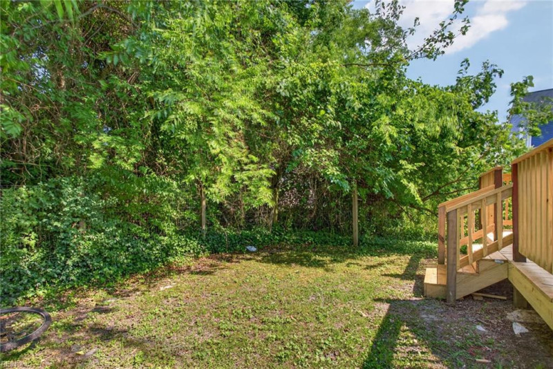 Photo 19 of 21 residential for sale in Suffolk virginia