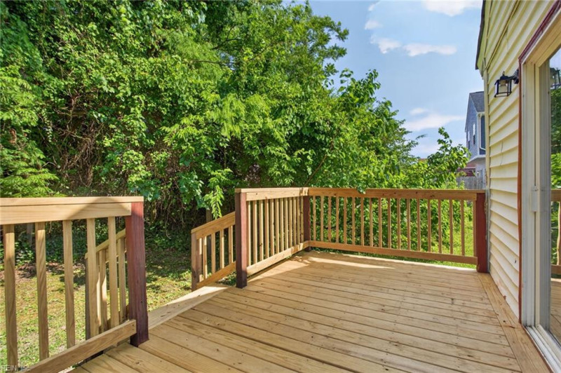 Photo 3 of 21 residential for sale in Suffolk virginia