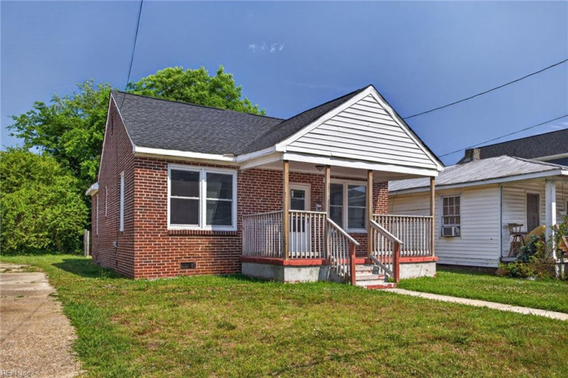 Photo 5 of 21 residential for sale in Suffolk virginia