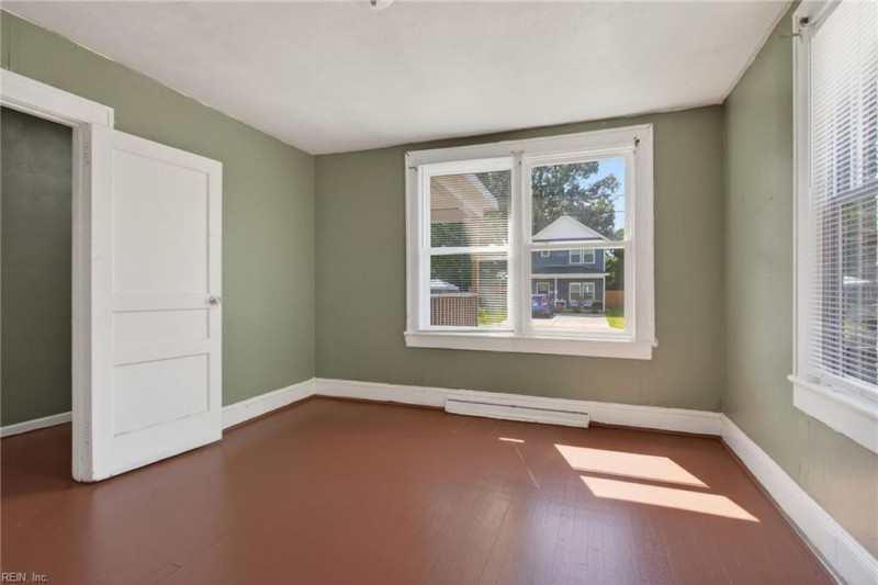 Photo 6 of 21 residential for sale in Suffolk virginia