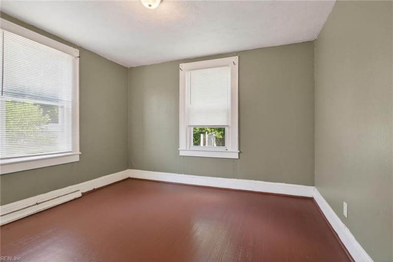 Photo 8 of 21 residential for sale in Suffolk virginia