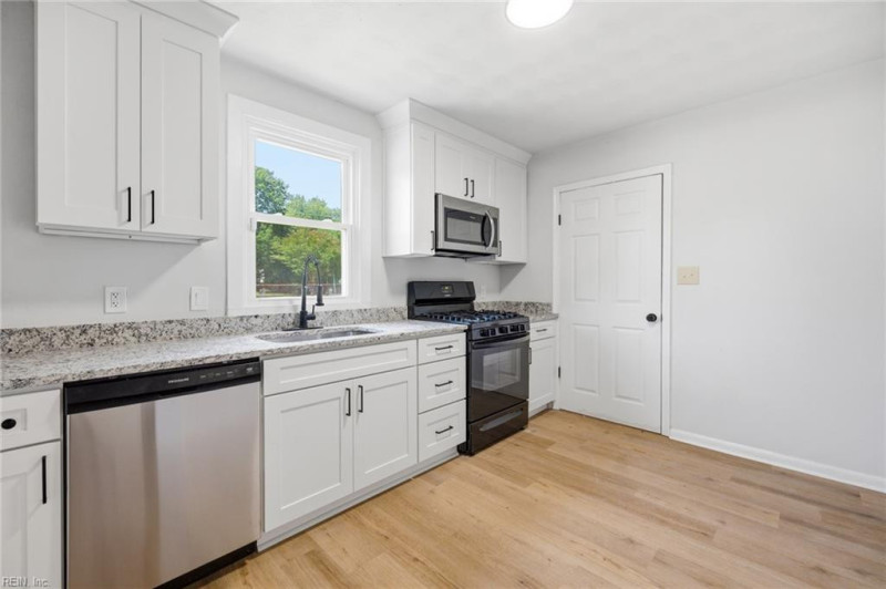 Photo 3 of 14 residential for sale in Newport News virginia
