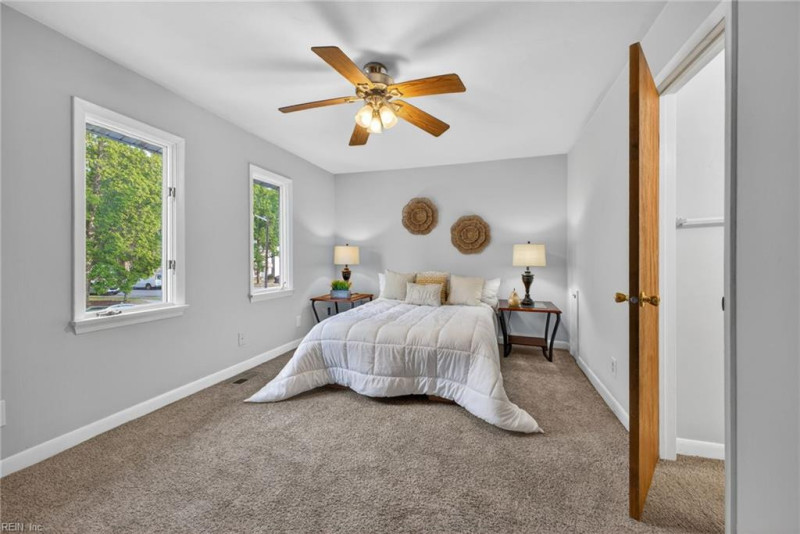 Photo 12 of 27 residential for sale in Chesapeake virginia